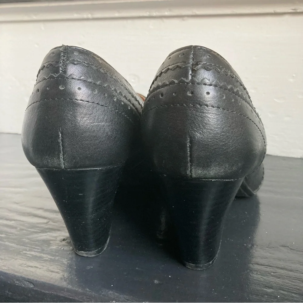 Sofft Leather Tassel Closed Toe Heels - Picture 4 of 8